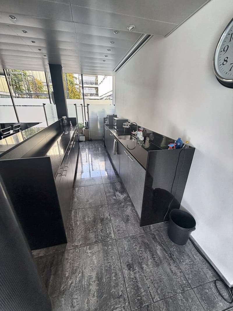 Modernes Büro 280 m2 in Zürich-Altstetten - Übernahme Mietvertrag (9)