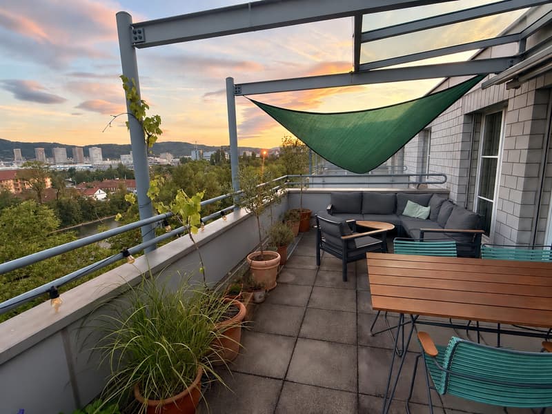 Fixed-term sublet until end of June 2028: Penthouse on the Limmat with panoramic view (2)