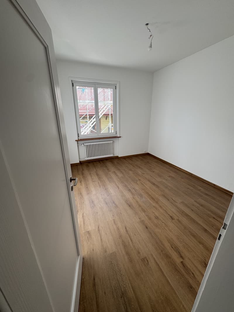 Komplett neu sanierte 4.5 Zimmerwohnung an bester Lage in Wabern (10)