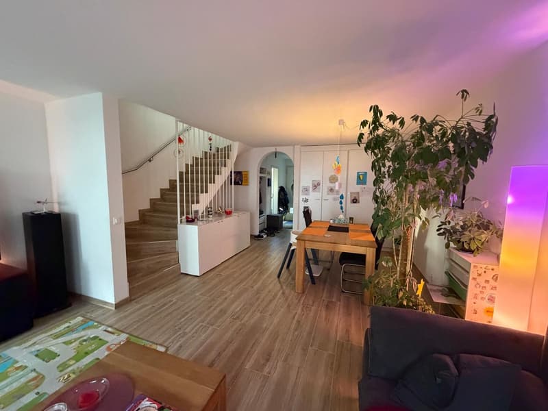 Familienfreundliches 5.5-Zimmer-Reihenhaus mit Garten und Doppelparkplatz (1)