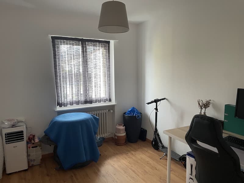 sehr schöne, ruhige und moderne 4 Zimmer Wohnung zu vermieten (5)