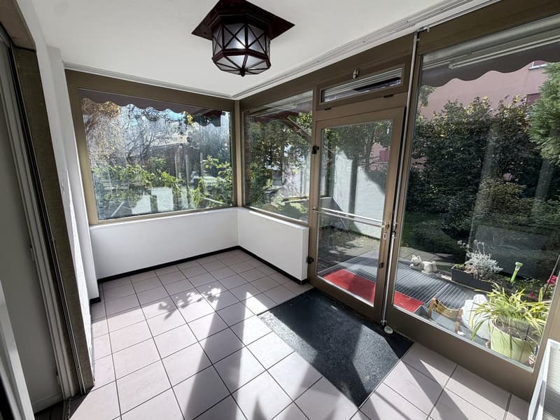 Frisch renovierte 4½-Zimmer-Wohnung mit Garten und Wintergarten hohe, helle Räume (4)