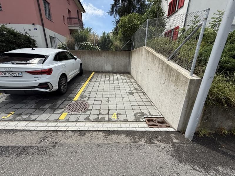 Parkplatz in Kilchberg (1)