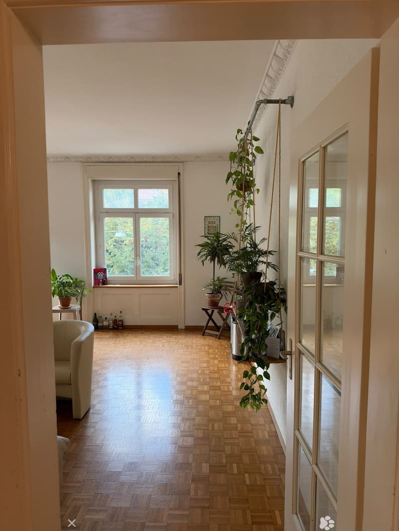 Charmante 4.5-Zimmer-Wohnung in Biel Zentrum (2)
