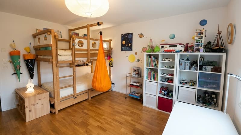 Familienfreundliche 4,5 Zimmerwohnung (2)