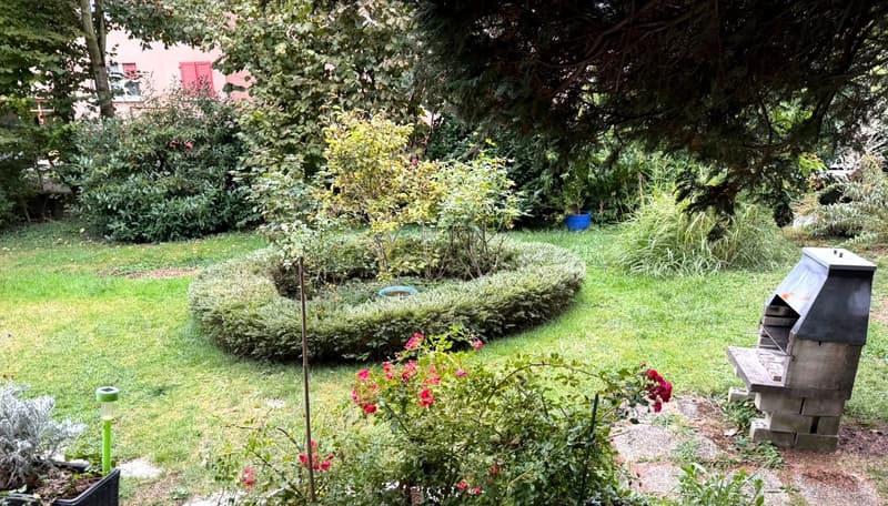 Frisch renovierte 4½-Zimmer-Wohnung mit Garten und Wintergarten  hohe, helle Räume (9)