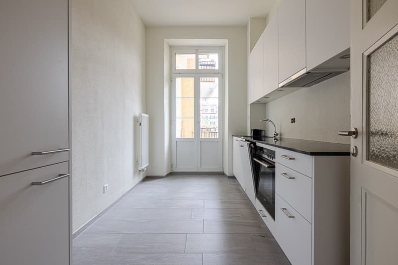 Helle, grosszügige 4.5-Zimmer-Wohnung mit 2 Balkonen, 100m2 | Bright, spacious 4.5-room apartment with 2 balconies, 100m2 (8)
