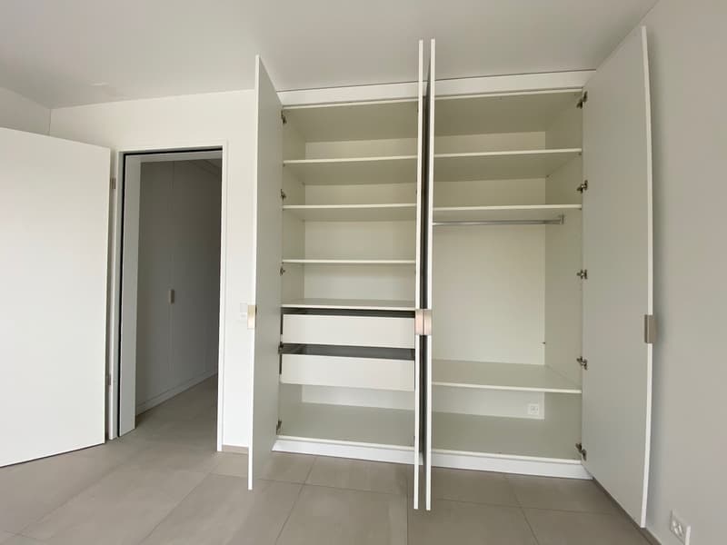 Grosszügig ausgestattete moderne (Baujahr 2021) 2.5-Zimmerwohnung in Gehdistanz zu Therme und Rhein (6)