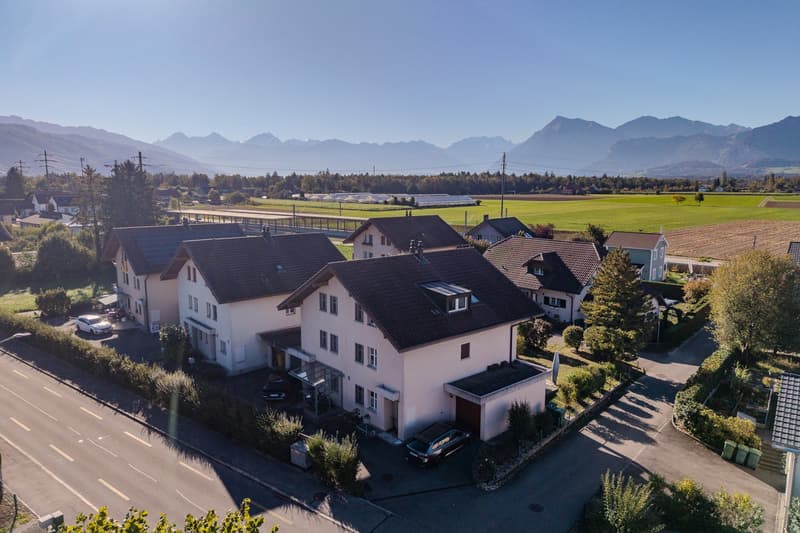 Wohnen mit Garten und Bergblick Ihr neues Zuhause in Uetendorf (1)