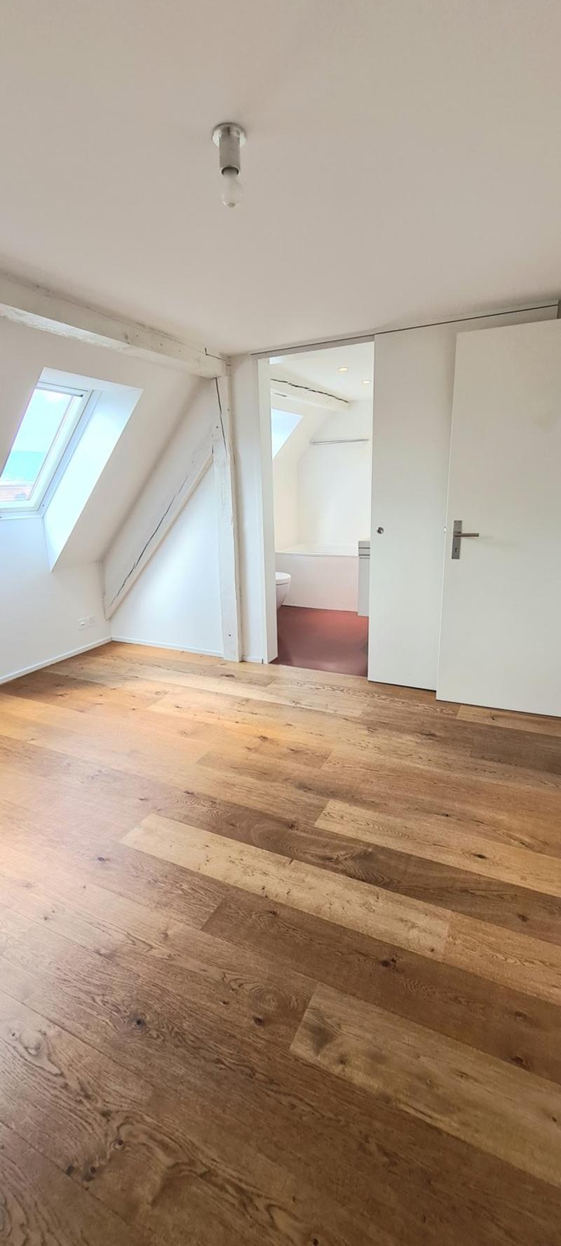 3.5-Zimmer-Maisonettewohnung mit privater Dachterrasse im Kreis 4 in Zürich (8)