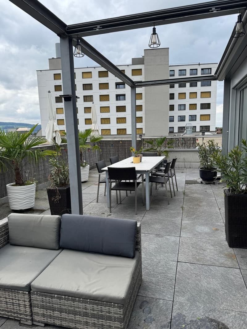Befristete 3.5 Zimmer Wohnung mit grosse Terrasse im Zentrum von Uster (8)
