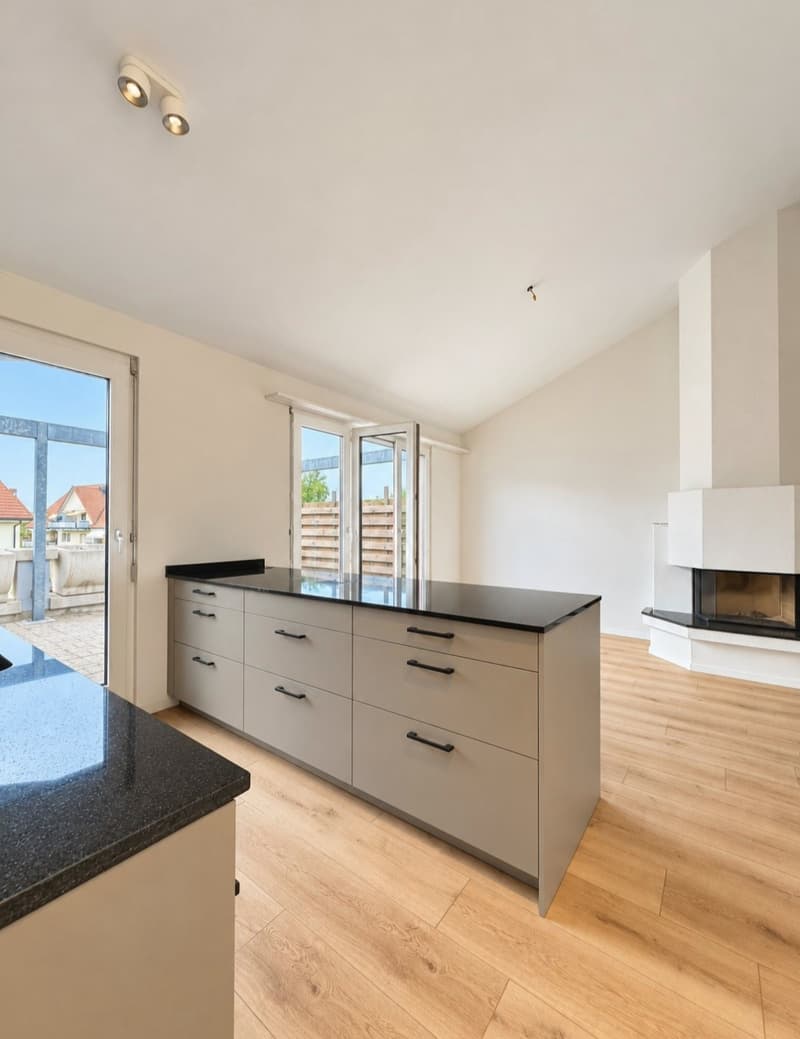 Erstbezug nach Komplettumbau Helle 4.5-Zimmer-Wohnung mit Cheminée (4)