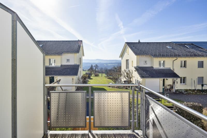 4.5-Zimmer-Maisonette-Wohnung mit Alpensicht und separatem Büro-/Hobbyraum (12)