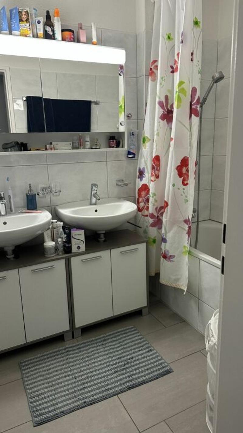 Attraktive 4-Zimmer Wohnung an zentraler Lage in Pfäffikon (9)