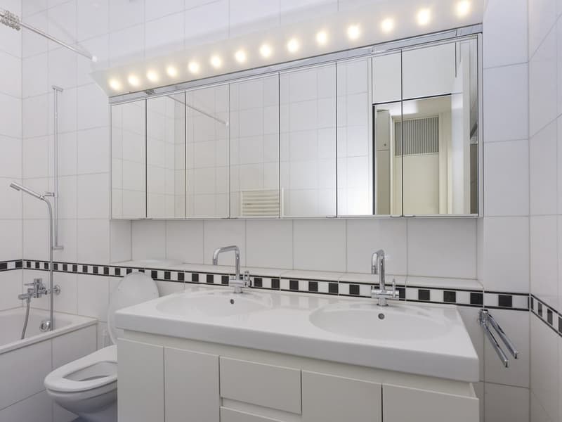 Badezimmer mit Badewanne
