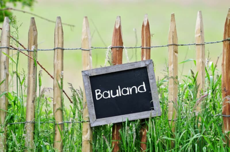 "BAULAND IN RUHIGEM WOHNQUARTIER"
