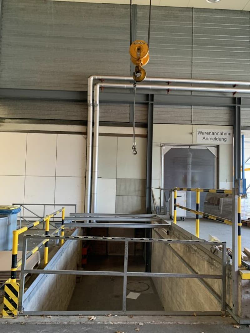 Lager- und Logistikfläche mit Hallenkran und Warenannahme in Villmergen (19)