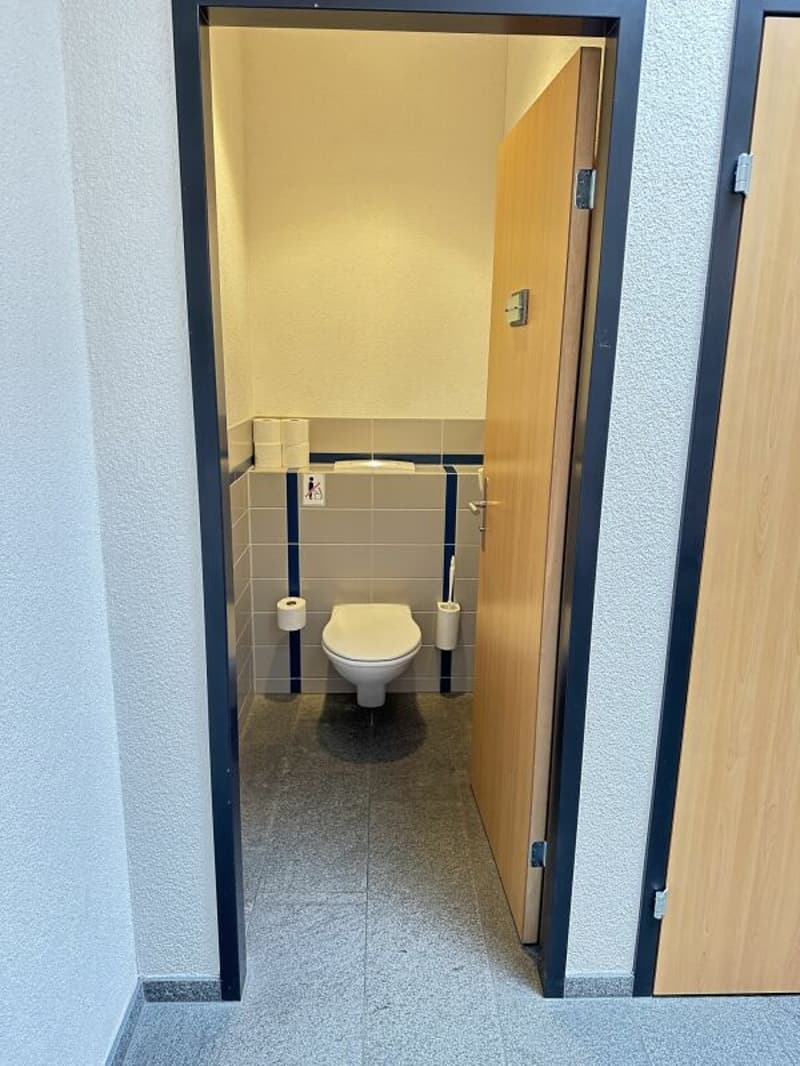 Repräsentative Büroflächen mit Empfang, Sitzungszimmer und Parkplätzen in Villmergen (19)
