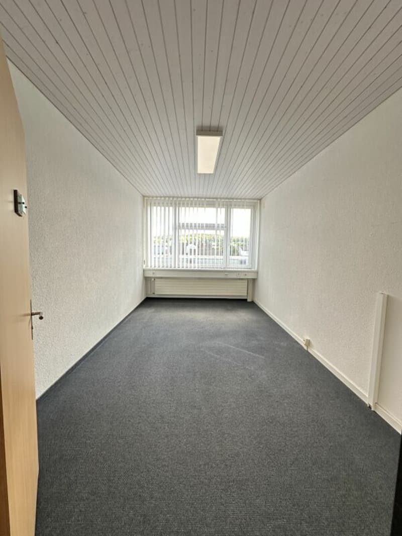 Repräsentative Büroflächen mit Empfang, Sitzungszimmer und Parkplätzen in Villmergen (8)