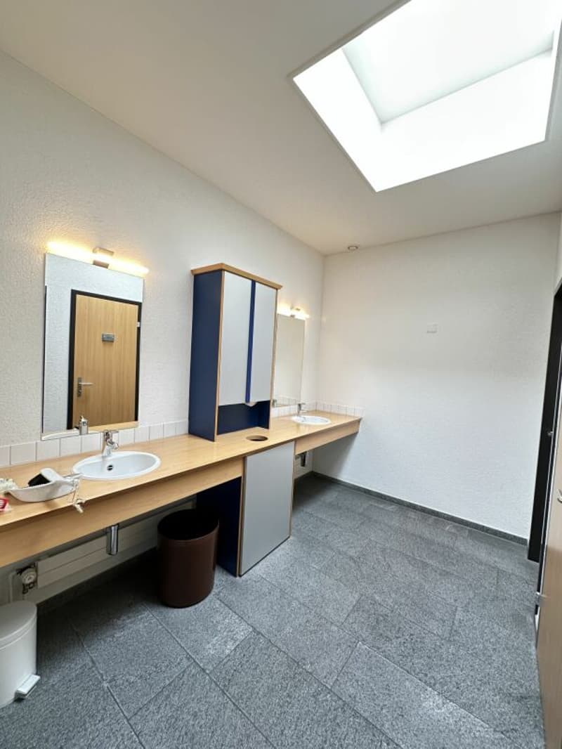 Repräsentative Büroflächen mit Empfang, Sitzungszimmer und Parkplätzen in Villmergen (17)