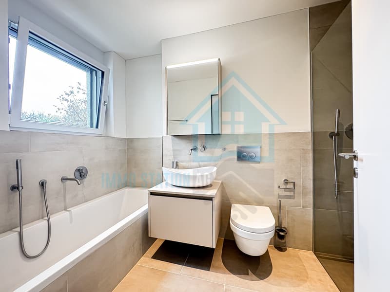 en suite Bad (1. Obergeschoss)