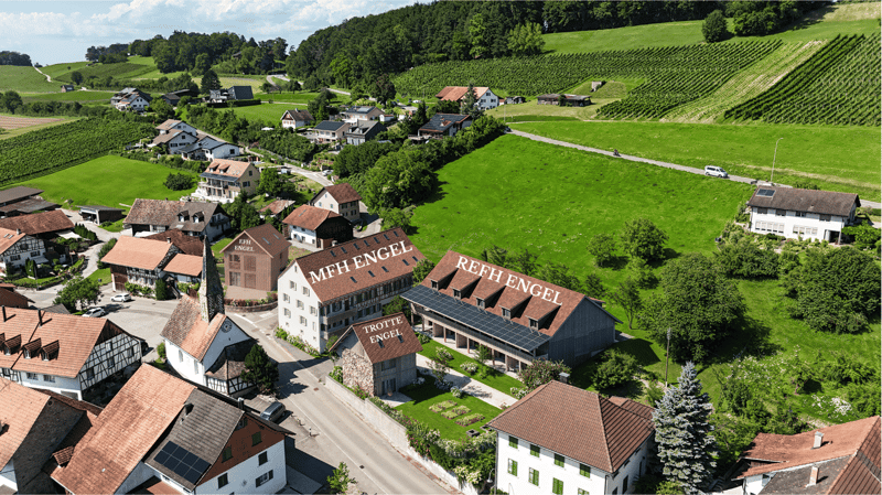 Attraktives 4.5-Zimmer-Reihenhaus in Niederneunforn (2)
