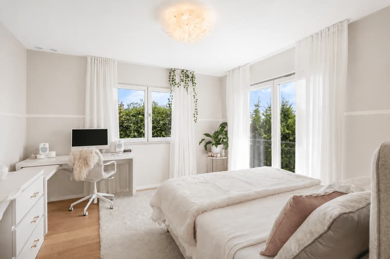 WEITBLICK TRIFFT LANDHAUSCHARME: Elegantes 6.5-Zimmer- Einfamilienhaus auf der Forch (13)