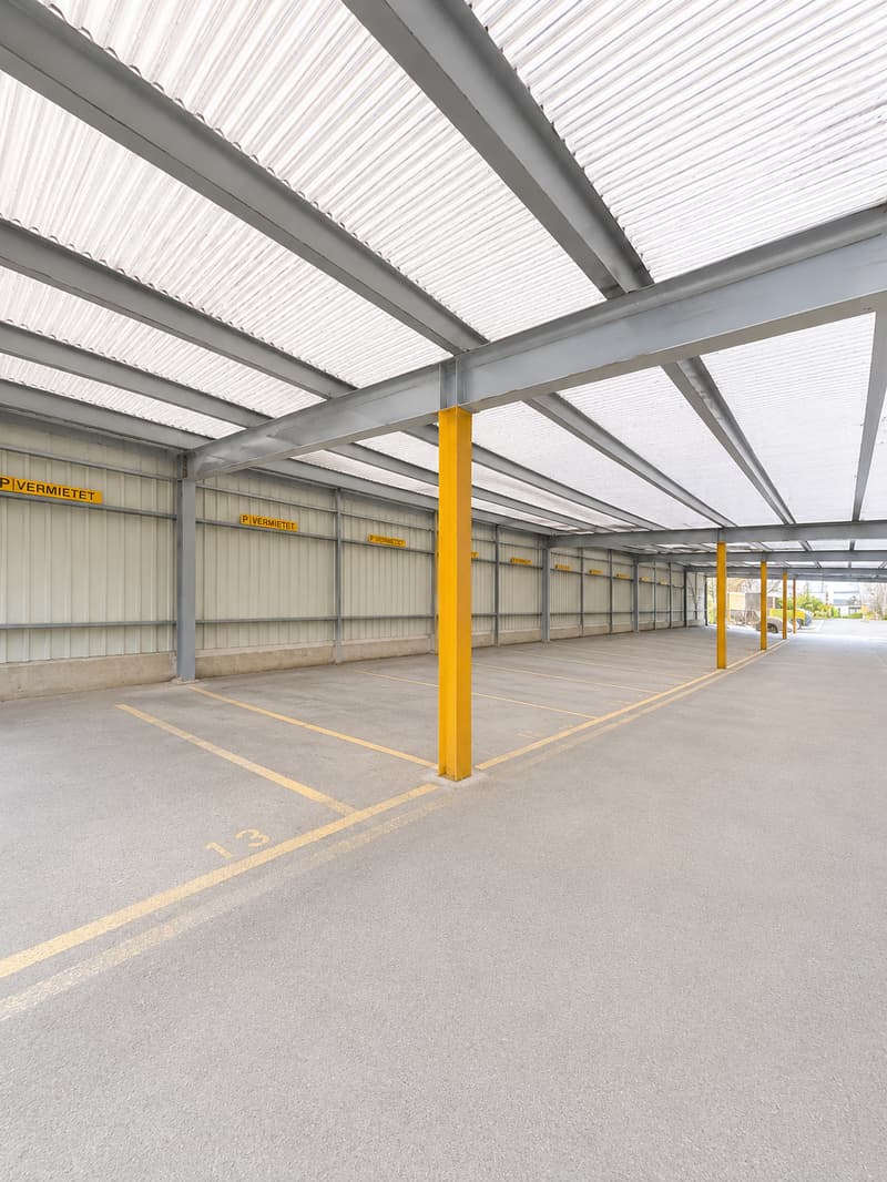 Überdachter Aussenparkplatz an zentraler Lage in Schlieren zu vermieten (2)