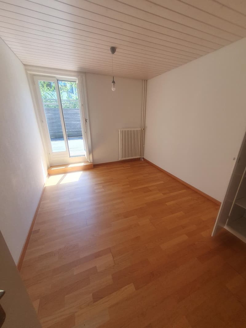 Charmante 3-Zimmer-Wohnung mit grossem Balkon in Rüti ZH (2)