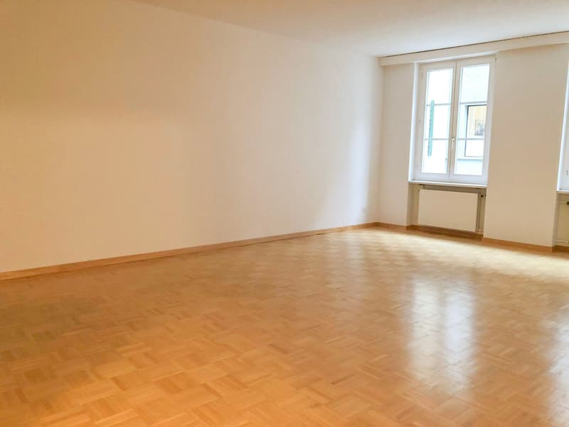 Renovierte 2.5-Zimmer-Wohnung direkt in der Altstadt! (2)