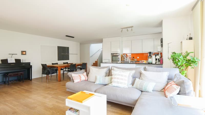 Grosszügige 5.5-Zimmer-Maisonette-Wohnung mit viel Privatsphäre und Wohnkomfort (2)