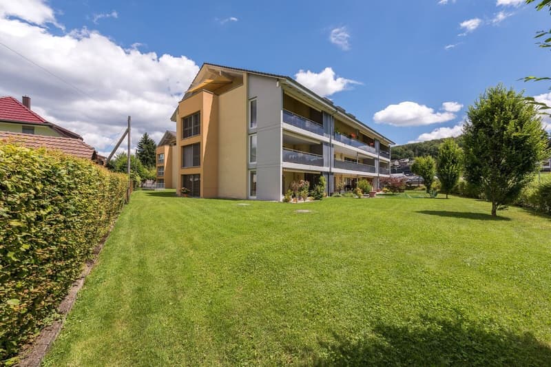 Neuwertige 2.5 Zi-Gartenwohnung an ruhiger Lage (1)