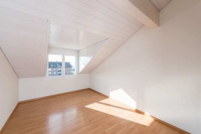 Grosszügige 4.5 Zi-Dachwohnung 136m2 (11)
