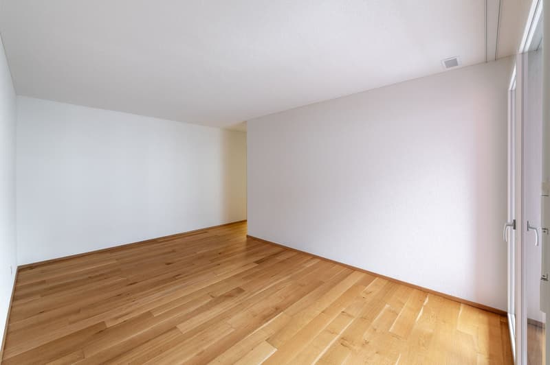 Neuwertige 3.5 Zi-Wohnung an ruhiger Lage 101m2 nähe Wald und Spital (11)
