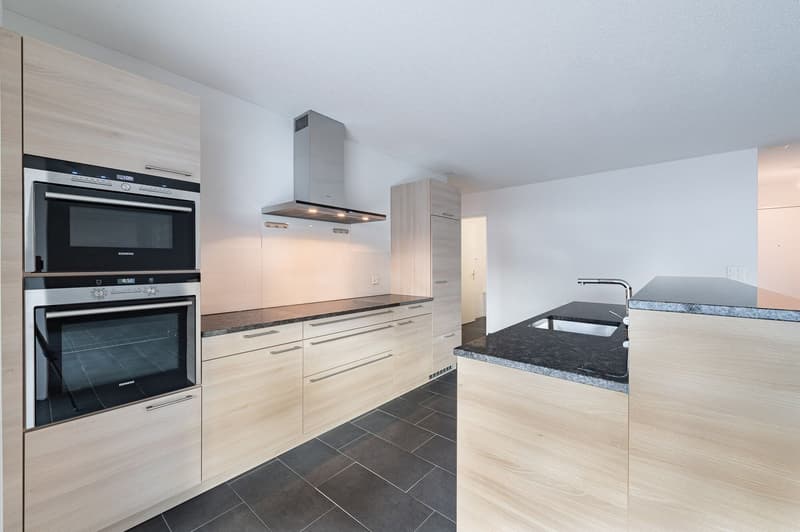 Neuwertige 3.5 Zi-Wohnung an ruhiger Lage 101m2 nähe Wald und Spital (3)