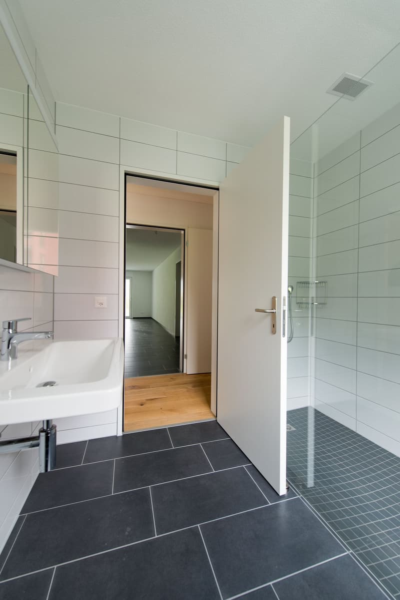 Neuwertige 3.5 Zi-Gartenwohnung nähe Wald und Spital 108m2 (5)