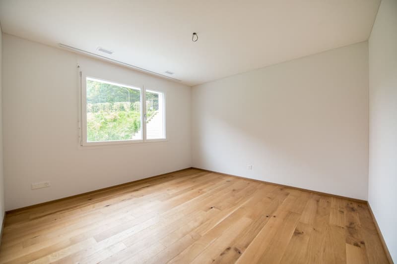 Neuwertige 3.5 Zi-Gartenwohnung nähe Wald und Spital 108m2 (10)