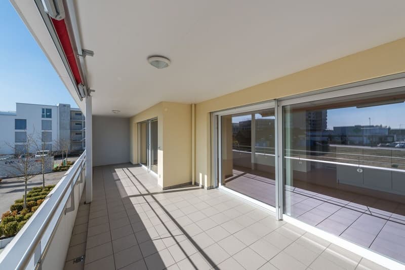 Neuwertige 4.5 Zi-Wohnung 121m2 an zentraler Lage (12)
