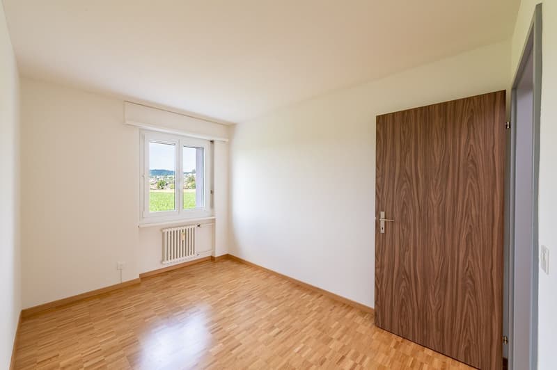 Helle 4.5 Zi-Wohnung mit Balkon und Parkettböden an ruhiger Lage (8)