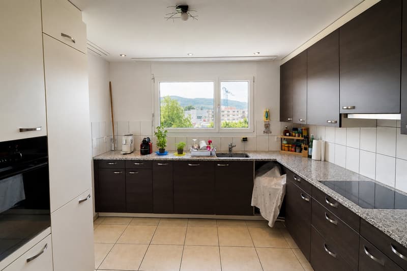 Grosszügige 4.5-Zimmer-Eigentumswohnung mit verglastem Balkon in Reinach AG (7)