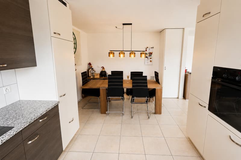 Grosszügige 4.5-Zimmer-Eigentumswohnung mit verglastem Balkon in Reinach AG (8)