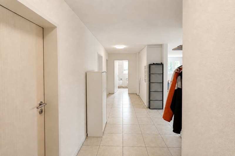 Grosszügige 4.5-Zimmer-Eigentumswohnung mit verglastem Balkon in Reinach AG (16)