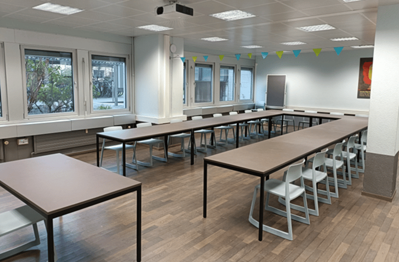 Grande surface commerciale de plus de 900 m² sur deux étages (13)