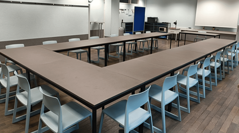 Grande surface commerciale de plus de 900 m² sur deux étages (12)