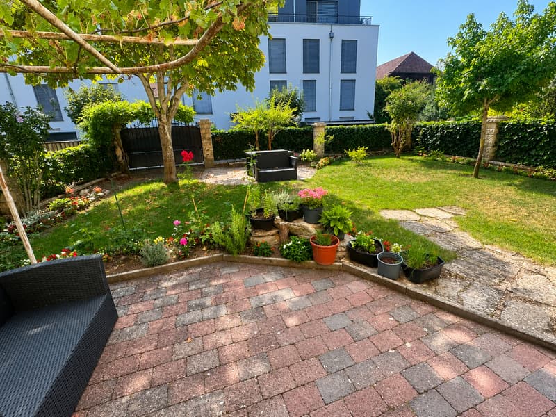 Urchige 6.5-Zimmerwohnung mit Garten in der Altstadt von Erlach (1)