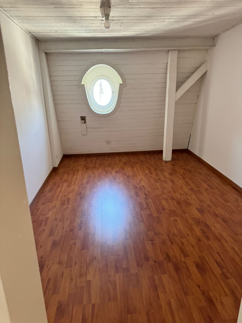 Charmante 4-Zimmerwohnung im Herzen von Biel (10)