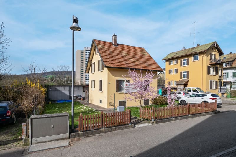Charmantes Einfamilienhaus mit Entwicklungspotenzial in Baden (1)