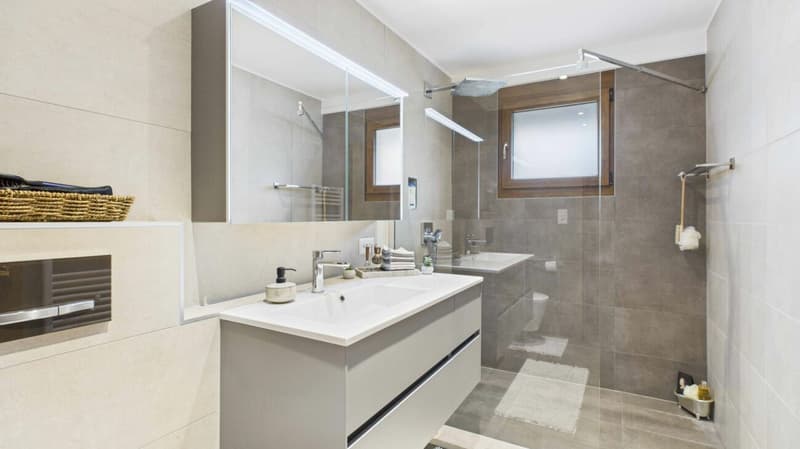 Appartamento a Maisonnette di 5,5 Locali su Tre Piani ad Agarn (9)