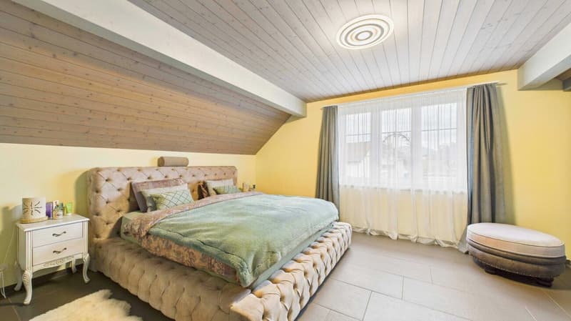 Maison familiale harmonieuse avec jardin, piscine et confort réfléchi (13)
