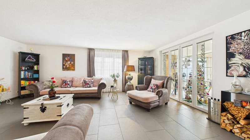 Maison familiale harmonieuse avec jardin, piscine et confort réfléchi (5)